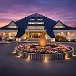 Lazensky Pyramida I Hotel Frantiskovy Lazne