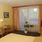 Lazensky Pyramida I 4*