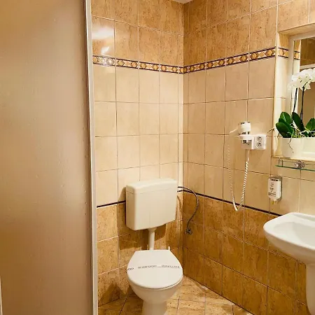 Szálloda Lazensky Pyramida Františkovy Lázně