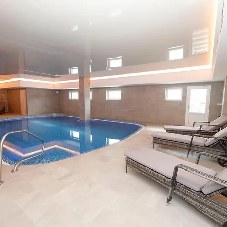 Lazensky Pyramida I 4*