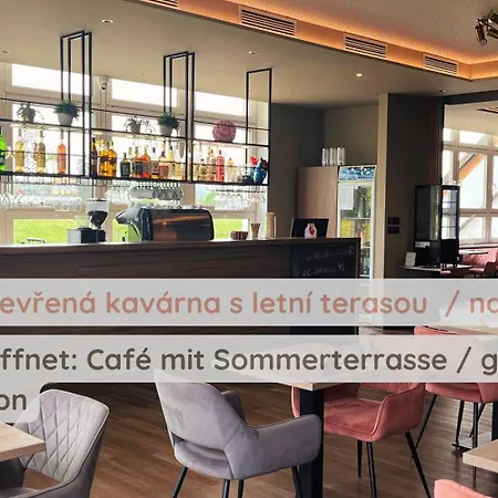 Lazensky Pyramida Otel