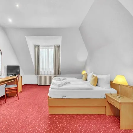 Lazensky Pyramida I Hotel 4*