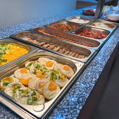 Lazensky Pyramida Hotel 4*