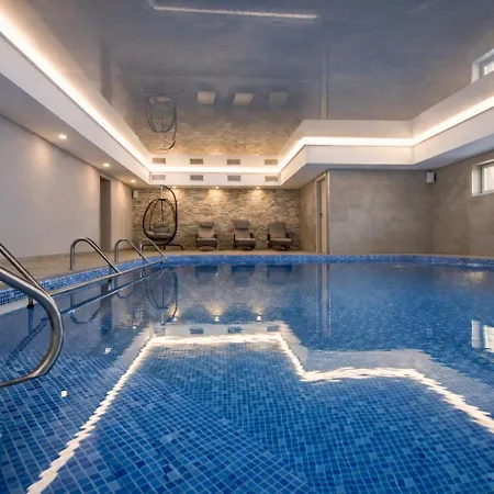 Lazensky Pyramida 4*