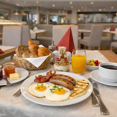 Lazensky Pyramida 4*