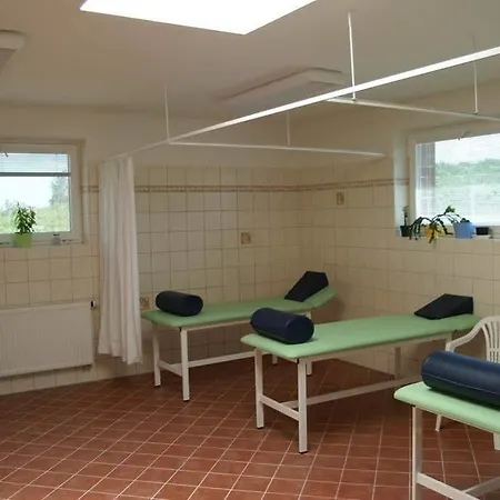 Lazensky Pyramida I Hotel