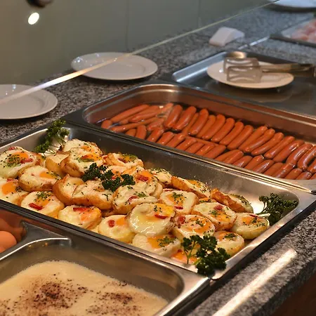 Lazensky Pyramida I Hotel