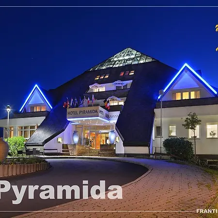 Szálloda Lazensky Pyramida 4*
