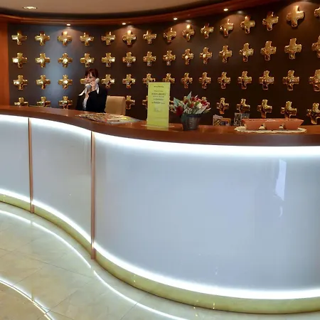 Lazensky Pyramida I 4*