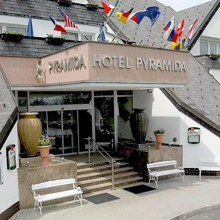 Lazensky Pyramida I Hotel
