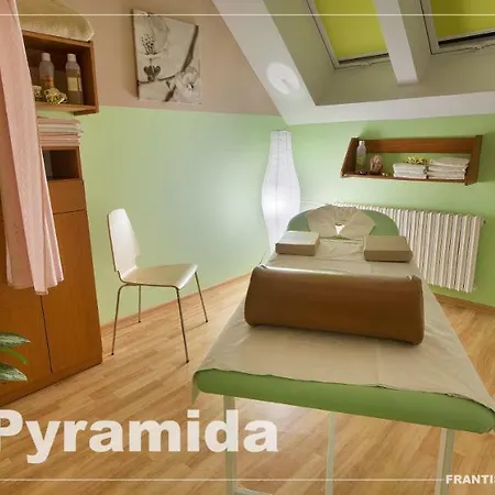 Otel Lazensky Pyramida