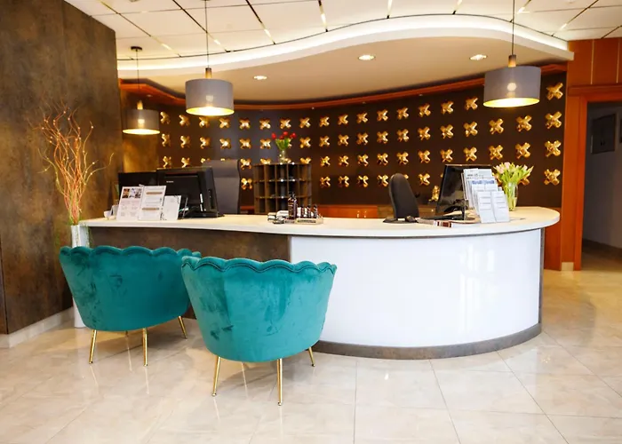 Hotell Lazensky Pyramida