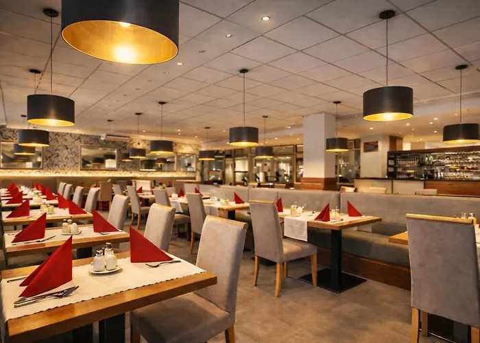 Lazensky Pyramida Hotel 4*