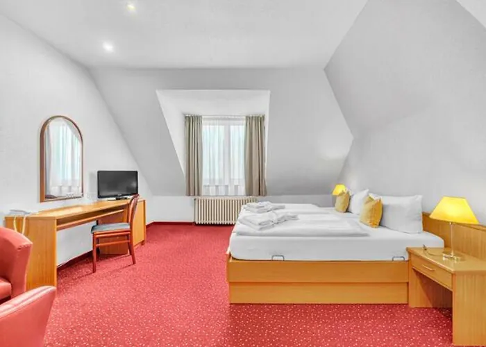 Lazensky Pyramida 4*