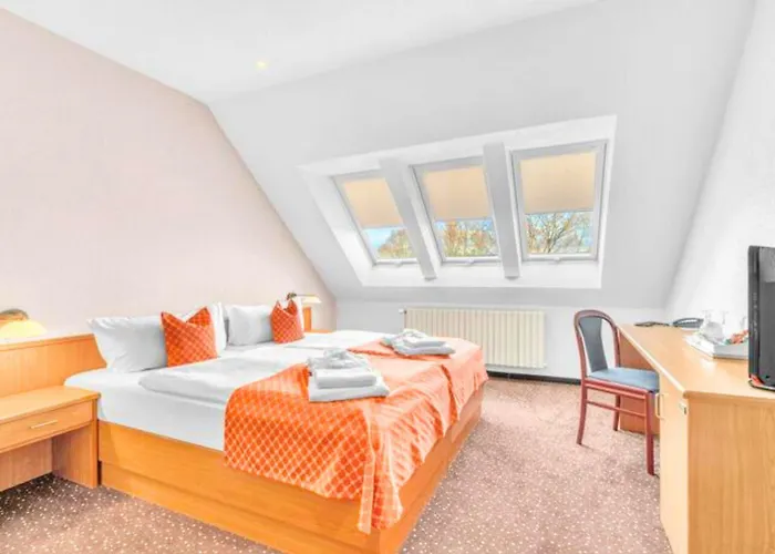 Lazensky Pyramida 4*