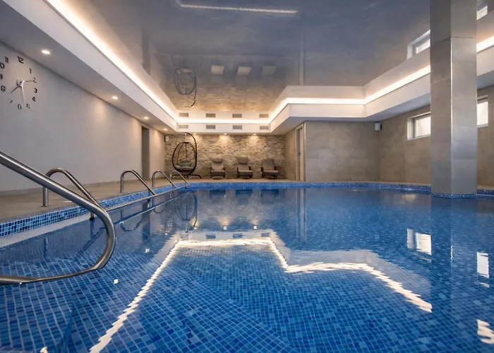 Lazensky Pyramida 4*