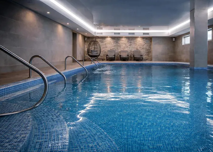 Hotell Lazensky Pyramida