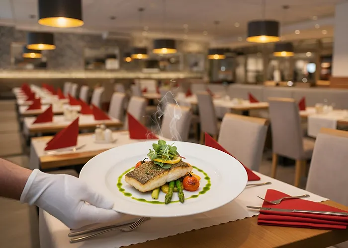 Hotell Lazensky Pyramida 4*