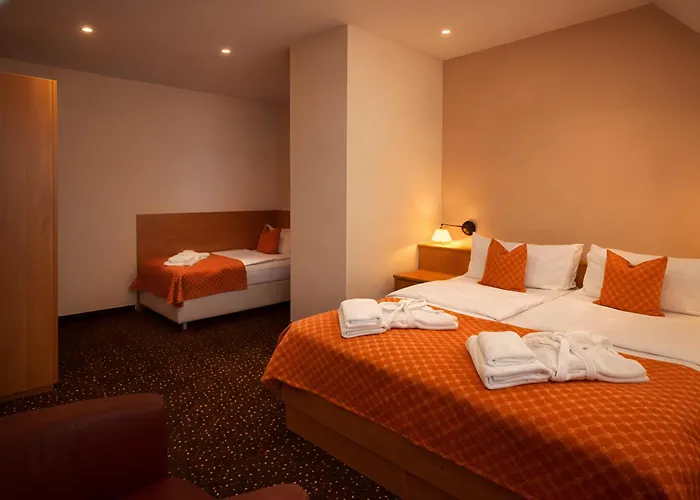 Lazensky Pyramida 4*