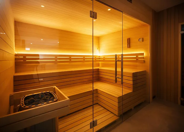 Lazensky Pyramida Hotell