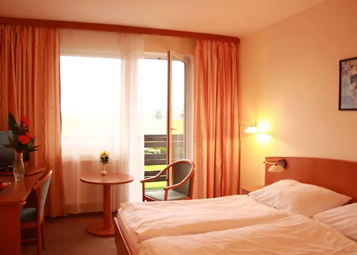 Hotell Lazensky Pyramida Františkovy Lázně