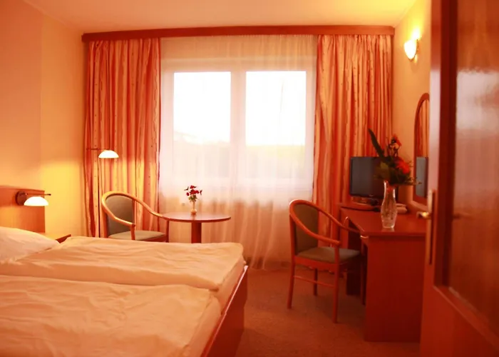 Lazensky Pyramida Hotell Františkovy Lázně